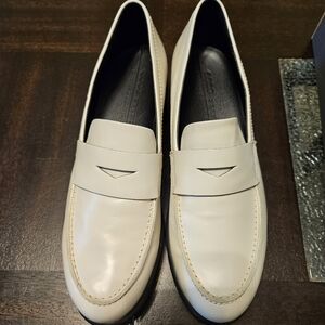 Ecco Cream Leather Loafers